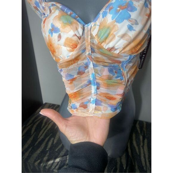 ALMOST FAMOUS  - Picture 2 of 5